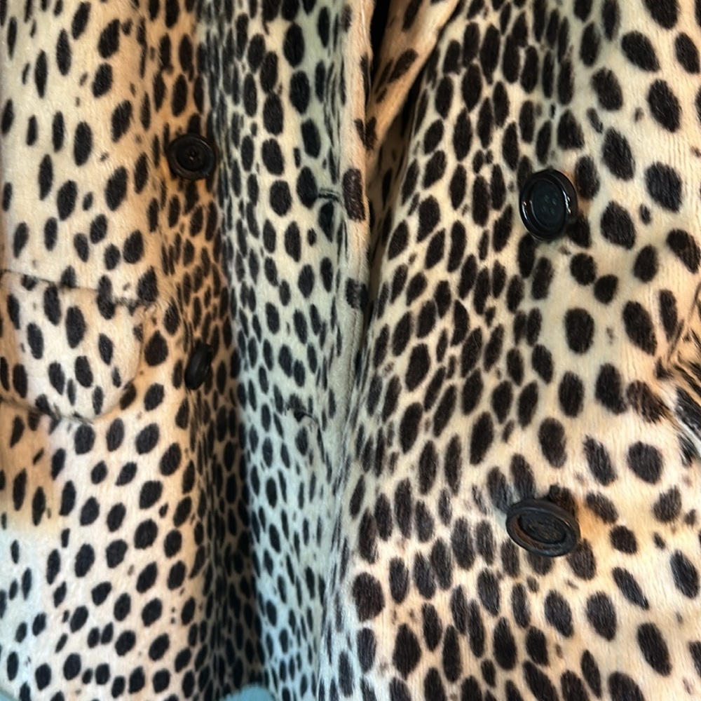 VINTAGE Fur Coat - Picture 10 of 11